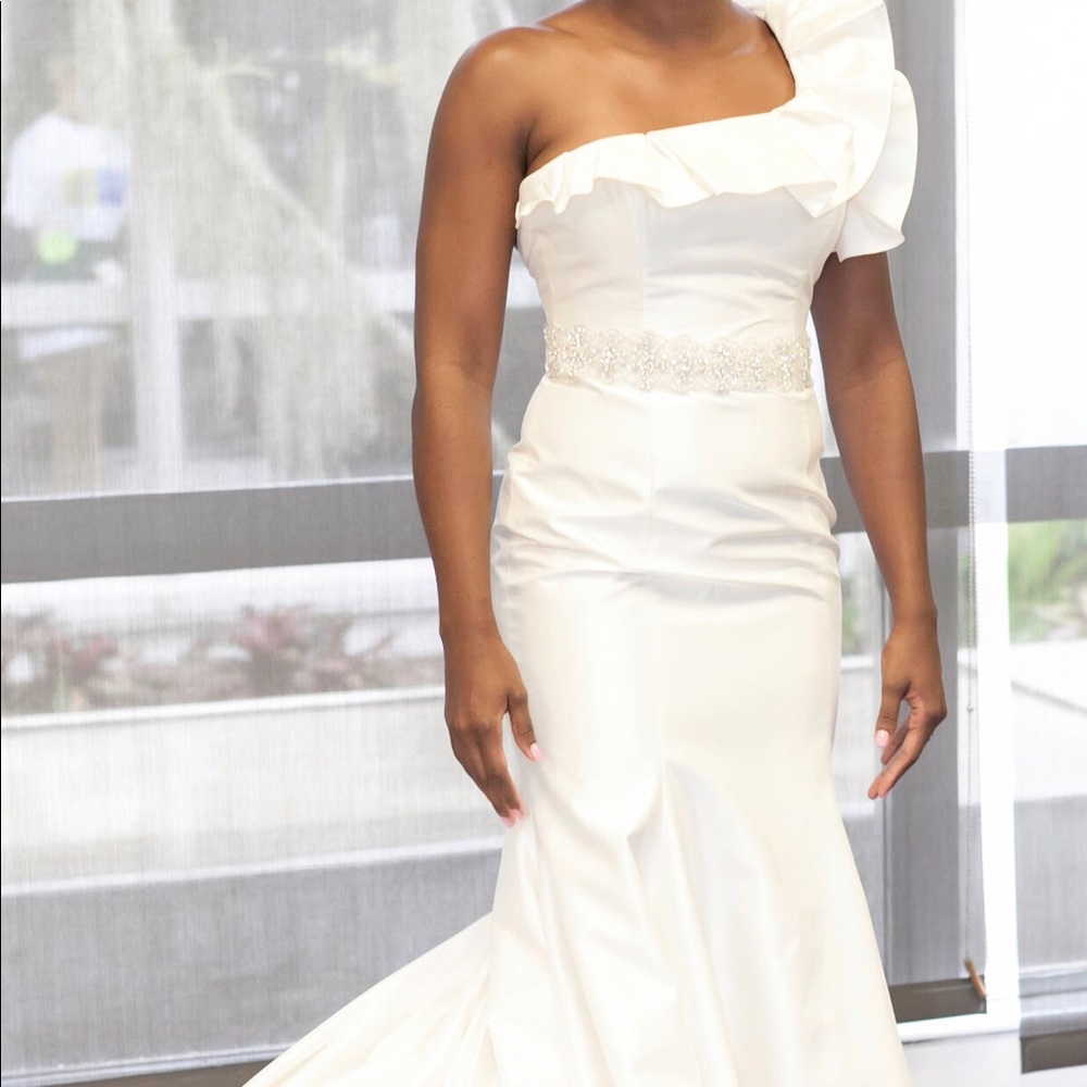 Romona Keveza one shoulder flare gown - Picture 6 of 8